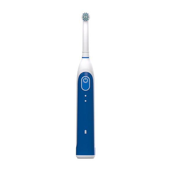 Come utilizzo uno spazzolino elettrico ricaricabile oscillante per lavarmi i denti?